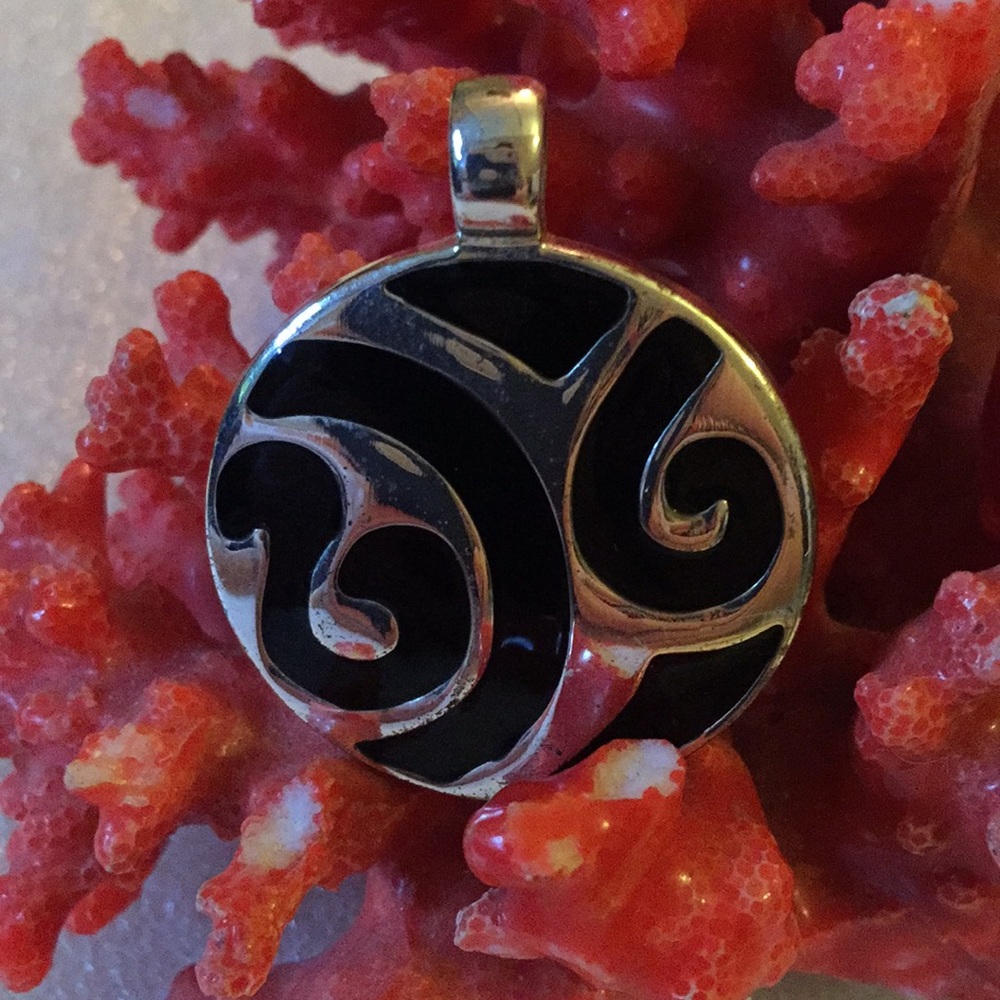 Enamel pendent